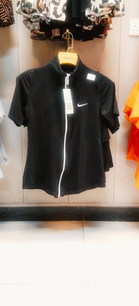 محل بوتيكي للابسه النسائيه مجاور كلشي رخيص او ماركت الغدير متوفر عدنه الجبب والعبي والدشداشه الطويله والقصيره والتراكات والبشت والشلحه من اجود انواع الاقمشه
*********** هذا رقم المحل متواجد واتساب اهلا وسهلا
بوتيكي للالبسة النسائية
