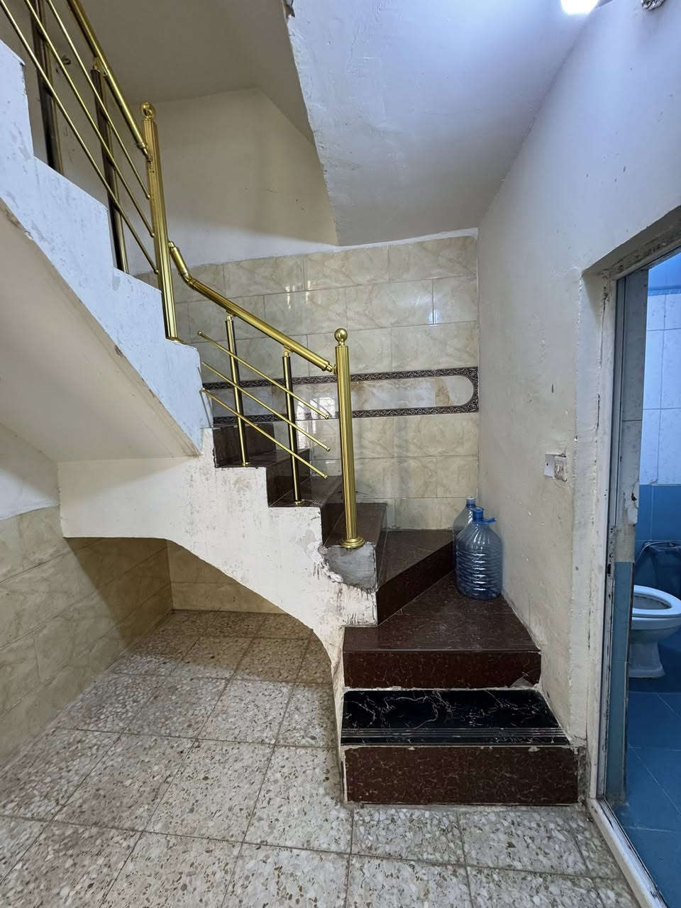 للأيجار بيت 50 متر في السيدية
يحتوي على 3 غرف نوم وصالة ومطبخ وخدمات 2 ✔️

الايجار 600 الف قفل 🔒 

الموقع السيدية الضباط 

للأستفسار ***********0
أو زيارة مكتب الطائي للعقار السيدية الضباط
