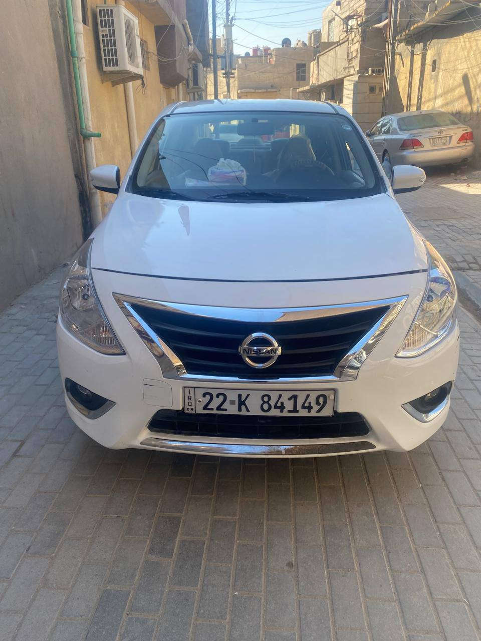 السلام عليكم
نيسان سني مصري 24 ماشيه 56 
سيارة جديدة مال بيت 
بيها جاملغ وبنيد سياره كفاله من كلشي ماعده جمالغ وبنيد 
السعر 110
للاستفسار 
***********
العنوان شط العرب التنومه شارع 32
