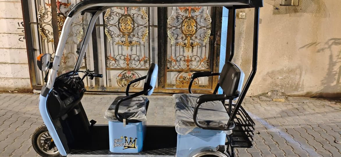 سلام عليكم
تكتك كهربائي استعمال قليل سرعتها 35 كيلو حقيقي تحمل اكثر من 230 كيلو.
سرعات 1.2.3
اشاير رباعية
سلة خلفية
بريكات بالمكان
قمارة
ماسحة امامية
3 عجلات
5 بطاريات
تشغيل عن بعد وانذار من السرقة
بيها راديو يربط بالتليفون عن طريق كيبل الشحن

بيه ضربه خفيفه وكم شخط والباقي مكفول تجي وتشوف بعينك. السعر مليون و300 وبي مجال للشراي
***********
