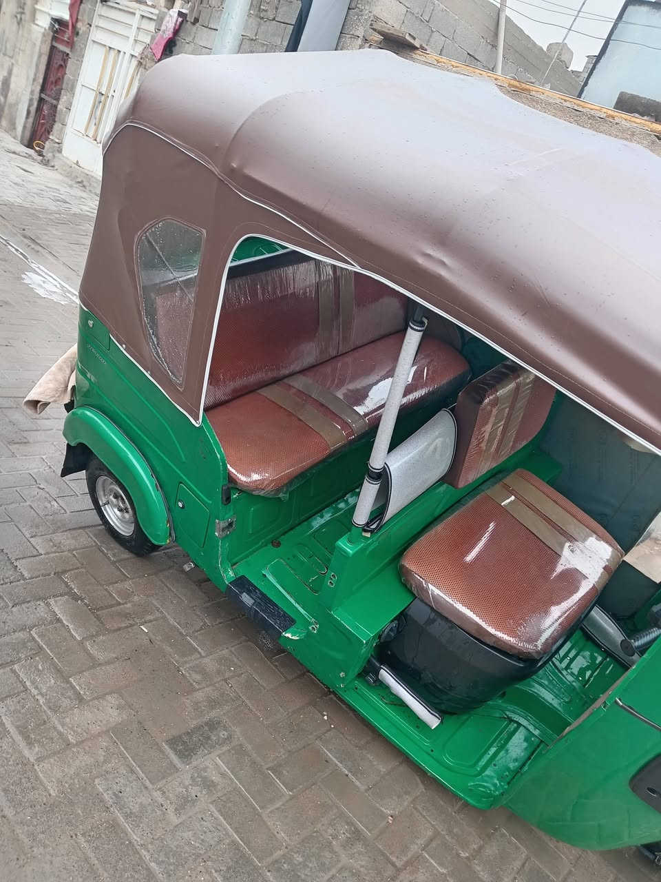 تكتك ٢٠٢٢ مثل ما موظح بل فديو رقم انكليزي صاحبها يريد تحويل السعر ٨و٥٠٠ وبيها مجال خابر وتدلل موجود واساب وهاذ رقمي ***********
