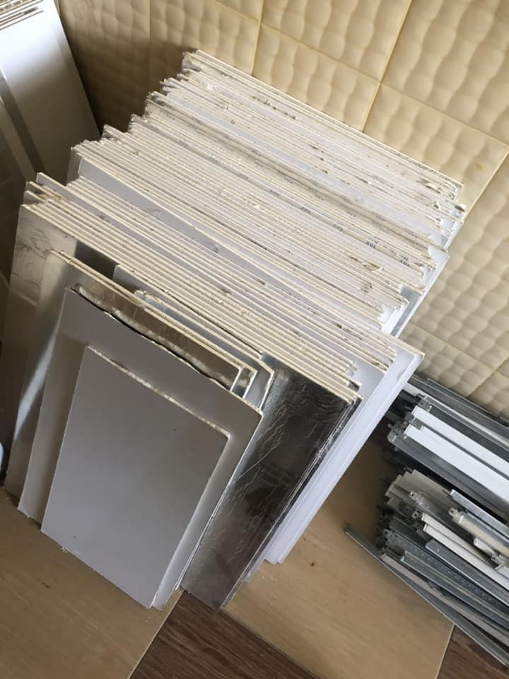 ژوورێکی کامل سەقف سپی 
***********
