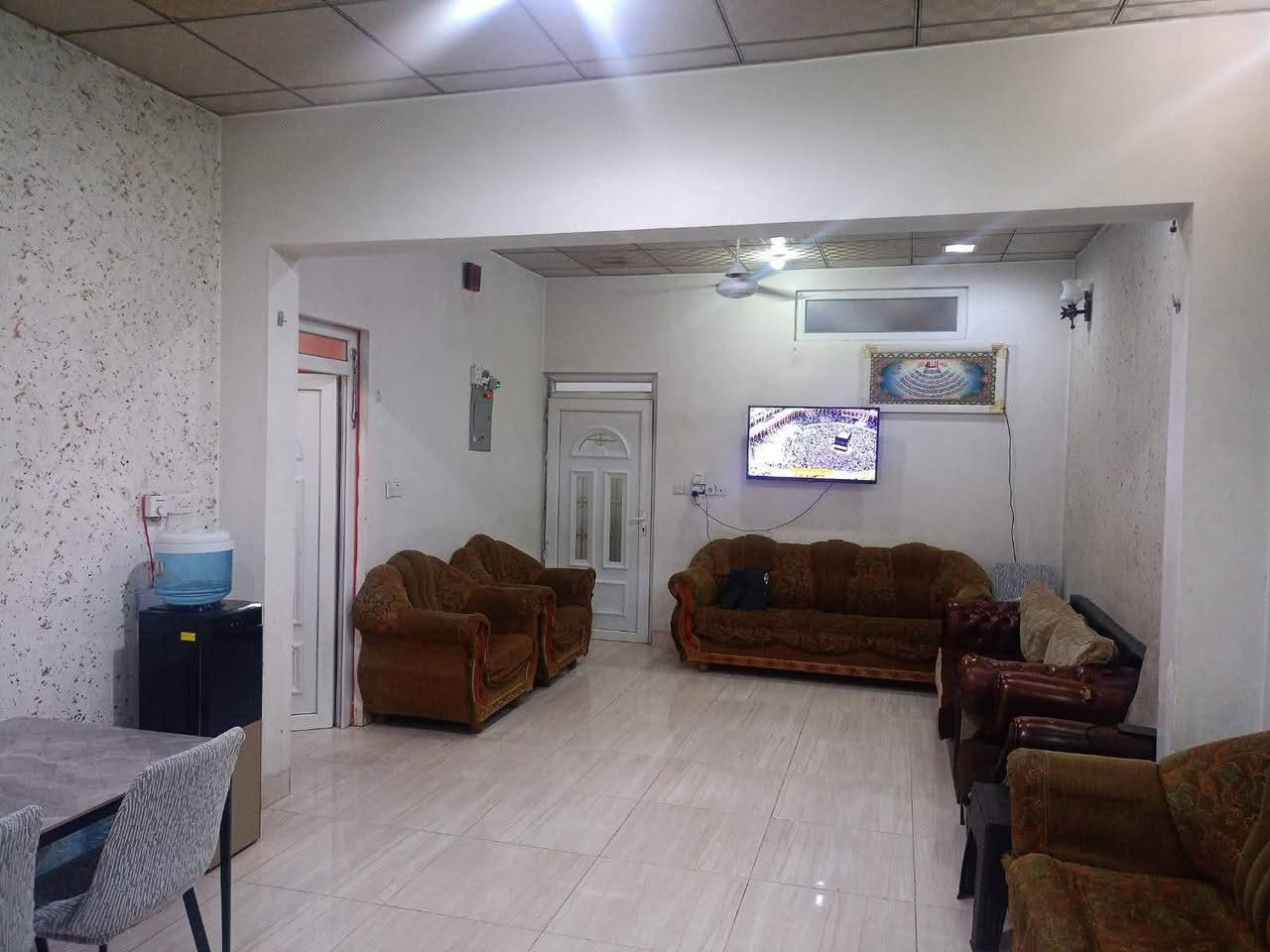 ♦️ دار  للبيع حي #الميثاق ♦️
الموقع : حي الميثاق خلف القيس ماركت
مساحة الدار : 122 متر واجهة 7 متر
سند طابو ملك صرف شرط التحويل

🏠 تفاصيل الدار : 
الطابق الاول : غرفتين نوم وهول ومطبخ واستقبال وصحيات وكراج
الطابق الثاني : غرفة نوم  ، وصحيات
________________________________________________

للاستفسار الاتصال بالرقم :
***********
***********
مكتب بيت الحضارة للعقار سايدين حي الوحدة قرب مول سانكو 2
