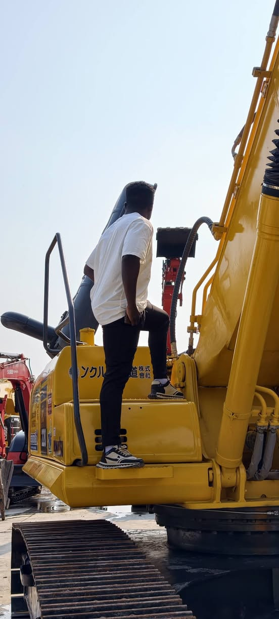 Today our Nigerian customer visited us and purchased 3 units of Komatsu PC220 excavators, ready to ship to Nigeria soon. We also discussed plans for long-term cooperation.
 
You are warmly invited to tour our office and machine yard.
We are a verified Alibaba supplier with large followings on Facebook & Instagram. Reach out to us from anywhere

WhatsApp : +8617821839220 📩 

We’re ready to offer the best machinery solutions for your project. Thank you!
 

 
#KomatsuPC220 #UsedExcavator #NigeriaConstruction #MachineryExport #LongTermPartnership #HeavyEquipment #AfricaInfrastructure #AlibabaVerifiedSupplier #constructionmachinery


**إذا كنت صاحب هذا الإعلان وتريد حذفه لأي سبب، رجاءا أرسل رسالة إلى الدعم الفني**