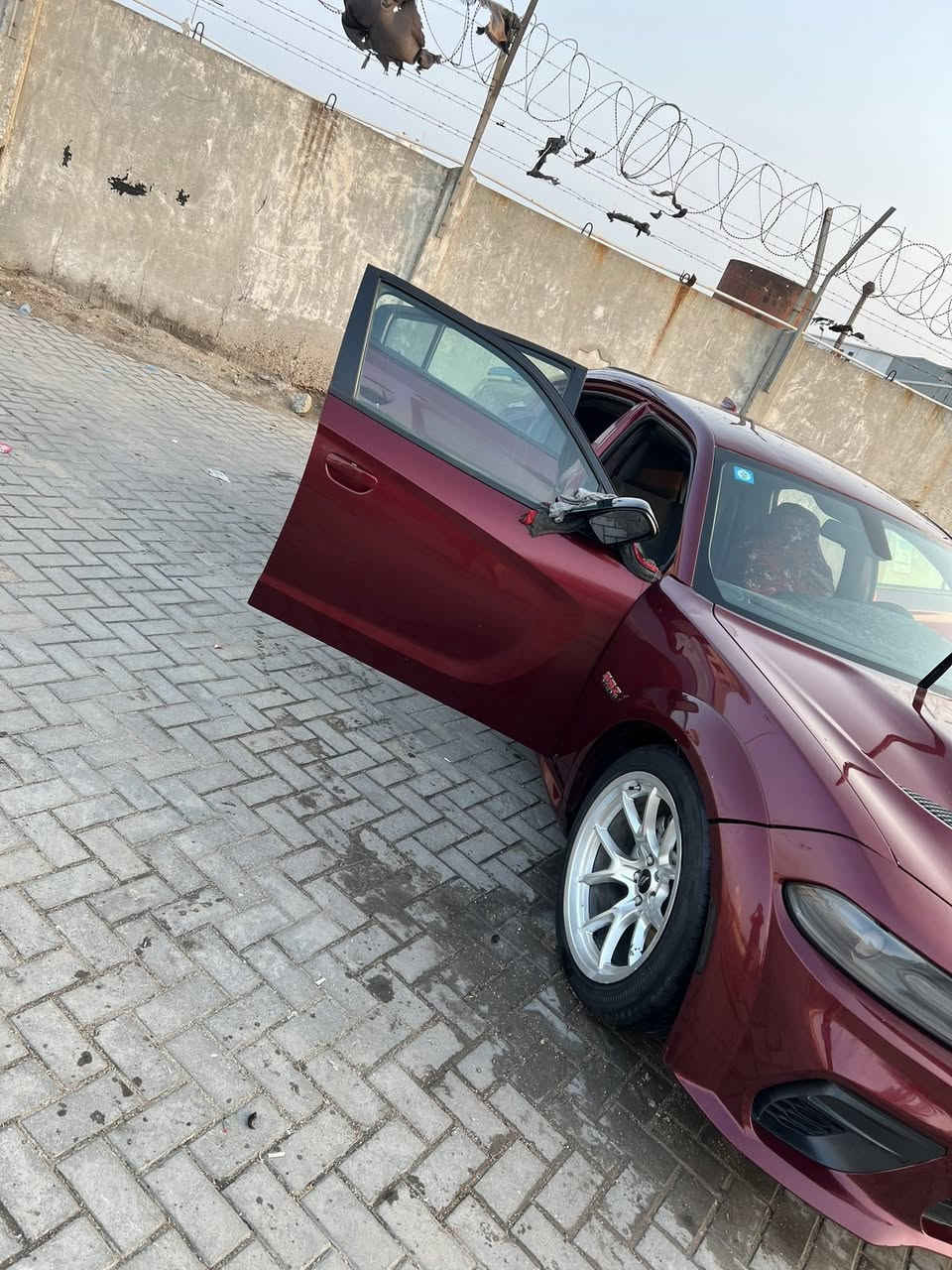 مساء آلخير جارجر موديل 2018 اصل
رقم بصره ) حادثها جاملغ وبنيد وارد امريكي ) مكينه 5700 RT) 
تبريد ❄️ 
تخم تايرات 100/100
حداديه 100/100
السيارة جاهزه من كل نواحي جديده 
مكاني بصره حي الأصدقاء) 
(*********** )
وتساب سيم كارت🌹
السعر (185) وبيها مجال الشراي )
