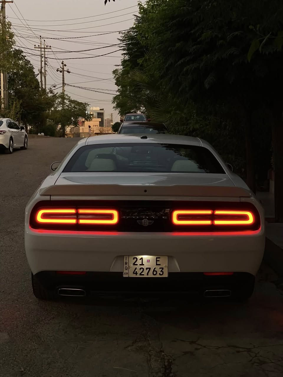 Dodge challenger 2022 GT 
مواصفات 
حاسه خلفيه 
تشغيل عن بعد 
كشنات جلد ابيض مميز 
شفتات ستيرن 
..................................
مكينه(٣٦٠٠)
سيارة ماشيه 27 مايل حقيقي 
حادث \ بيها بونيد جاملغ سكن و ايرباك طاك راجع و سستم و بشرط بدون دواخل 
تحويل و غرامات بشرط سنويه جديدة بأسمي 
السيارة احلي من صور 
مكان سيارة/ بسليمانية 
سعر:200 بيها مجال


**إذا كنت صاحب هذا الإعلان وتريد حذفه لأي سبب، رجاءا أرسل رسالة إلى الدعم الفني**