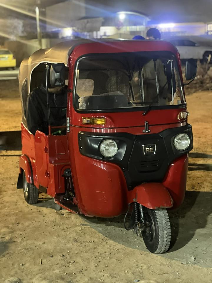 سلام عليكم 
تكتك ٢٢ للبيع مرقمه كفاله عامه ماعده ضربه بسيطه بالصفحه مكاني بغداد المحموديه 
***********.
