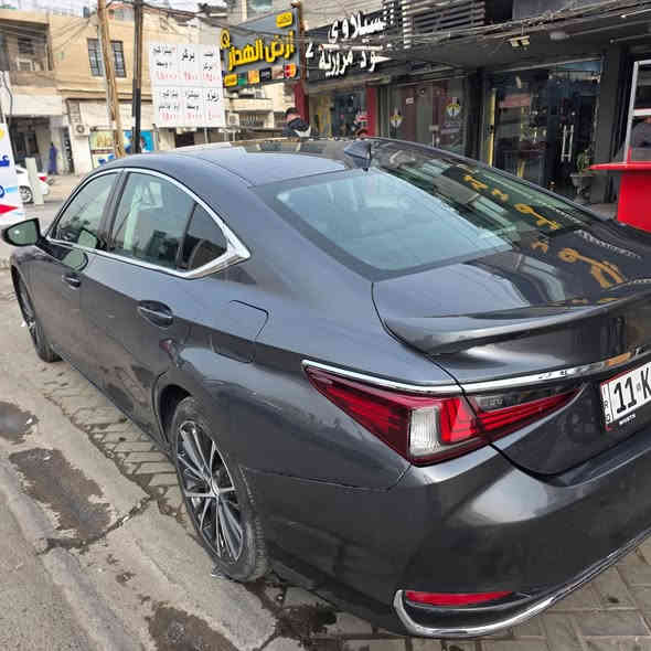 السلام عليكم  للبيع LEXUS ES 300 H 
موديل السيارة 2024 
عداد 37ميل قابل لزيادة
السيارة هايبرد نظام بانزين وبطاريات 
الضرر جامغ خلفي اليسره راجع بارد _ بيه جه اليمنه تكيحلات 
مواصفات 
فتحة  _بصمة ابواب وتشغيل /حساسات امامي خلفي _نقطه عمياء_رادار امامي خلفي _توقف ذاتي اوتو بارك _اوتو هولد شاشة كبيرة نظام اندرويد 
 
جلدا سود  تبريد وتدفئة كشنات وستيرن 
والسيارة بأسمي رقم بغداد  مكان السيارة بغداد العامريع 
السعر 269 وبيها مجال 
للاستفسار
***********
__________
للاستفسار الاتصال على الأرقام التالية
***********
***********
او مراجعة شركة الناجح فرع العامرية / شارع المنظمة مجاور مطعم راعي الحلال

مطعم راعي الحلال
