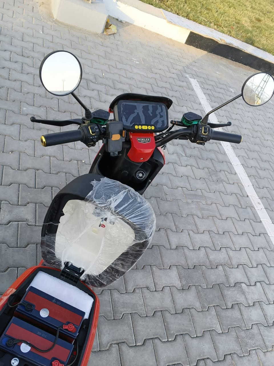 السلام وعليكم دراجة R9 للبيع موديل 2026 صارلهة تقريباً 15 من طالعة من الوكيل استخدام قليل بطاريات 32 شركة ونلي الغنية عن التعريف 
السعر: 500
للتواصل:  ***********
