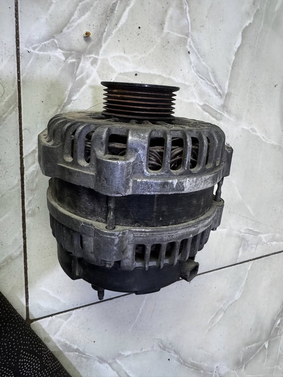 السلام عليكم 
داينمو يوكن  تاهو من مديل 2007 الى 2014 جديد تفصيخ شغال ضمان شرط الشغل 
موجود بالبصرة 
السعر قيمة بالي يناسبك و اخذه 
***********
