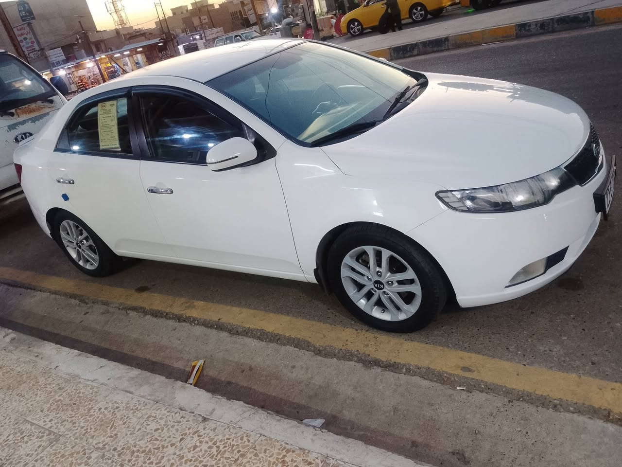 كيا سيراتو 12
مكينه كير شرط ما ناقصها شي هزه 27سنويه 31
بيها باب السائق بارد وملاحظات قليه السعر 98$
 
 ***********
***********
