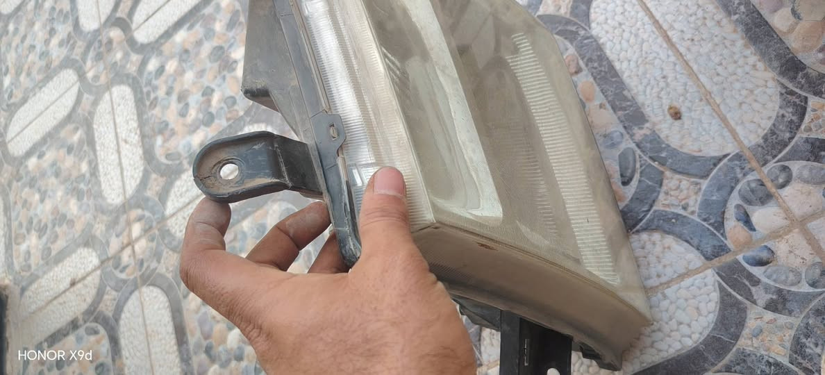زوج ليت نيفاره
وشباك 
وشارب
بي شويه كسر
مكانهن ديوانيه
قيم بما يرضي الله 
شوف العين
***********
