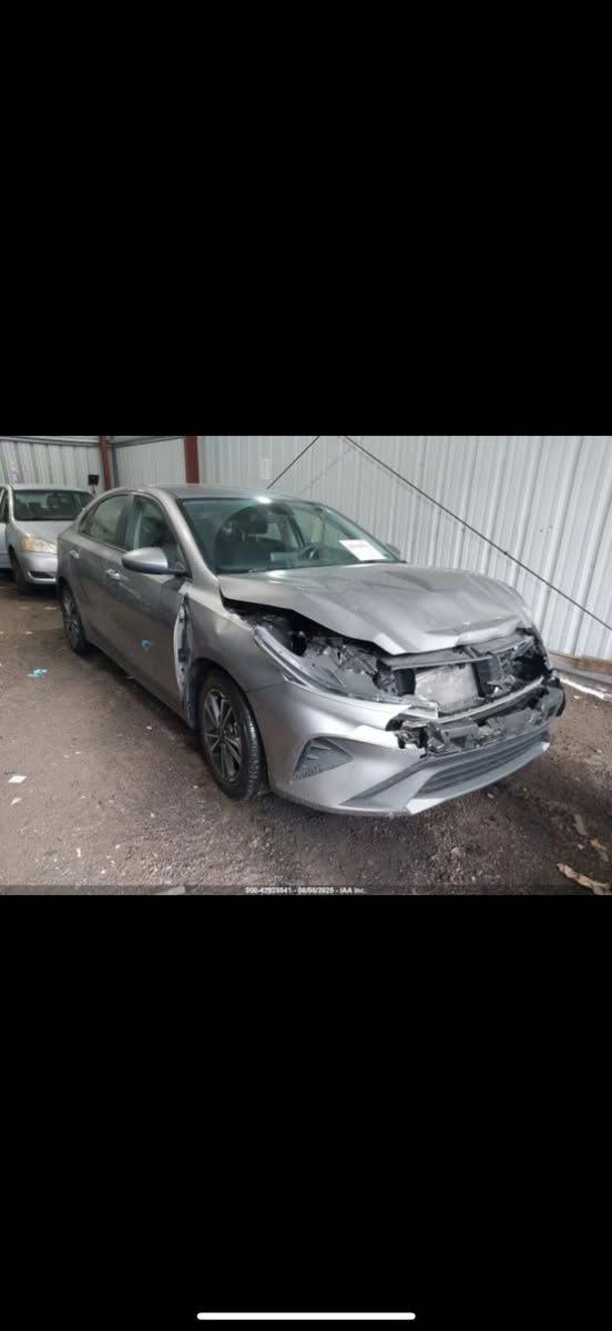 السلام عليكم شباب كيا فورتي للبيع ضررها حلو سعرها 153 وبيها مجال للستفتسار باقي المعلومات على الرقم *********** وتتحول بسم المشتري
