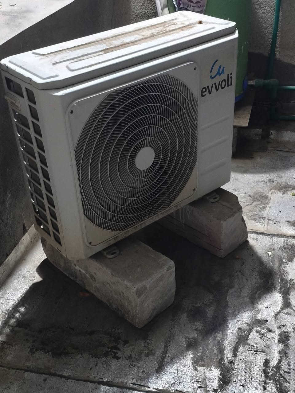 السلام عليكم
سبلت ايفولي  طن ونص 
غاز R22  تبريده كلش زين 
مستعمل وشكله مثل ما موجود بالصورة 
للبيع بسعر 290 الف 
العنوان البصرة - المطيحة  - قرب اسواق الاخوين 
السبلت تجي تشوفه مشتغل  وراها تفتحه وتاخذه بالعافية عليك 
رقمي ***********
