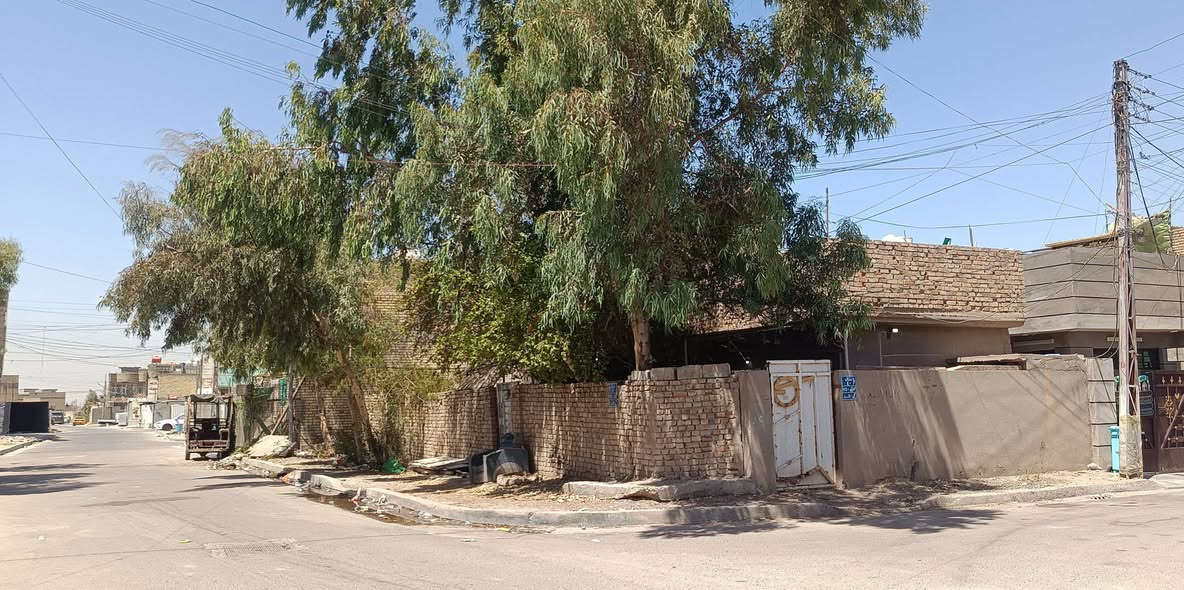 السلام عليكم
الدار للبيع ركن على شارعين في حي الرحمة مستاحه220 متر
للاستفسار الاتصال على الرقم التالي ***********
