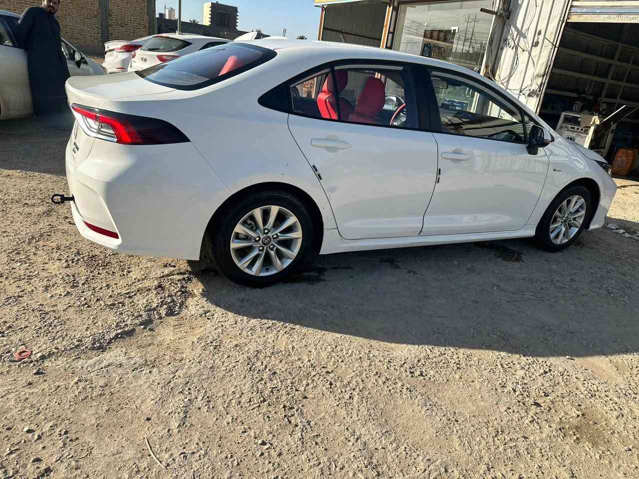 تويوتا كورولا  2025 شكل الخليجي فول مواصفات 

محرك 1800 هايبرد 

تبريد قطعتين

مواصفات :

بصمه + بصمه ابواب 

فتحه 

سبايدر 

كشنات جلد احمر بلاد 

رادار + تحديد مسار + قيادة ذاتية

هاند بريك كهربائي + لايت زينون

عداد ديجيتال

درايف مود + أوتو هولد

فل سيستم إيرباك + مانع تصادم + مانع انزلاق

بيها دخه بصيطه كلشش 

رقم بغداد باسمي
السعر.  158 بيها مجال 

عنوان الناصريه  ***********
