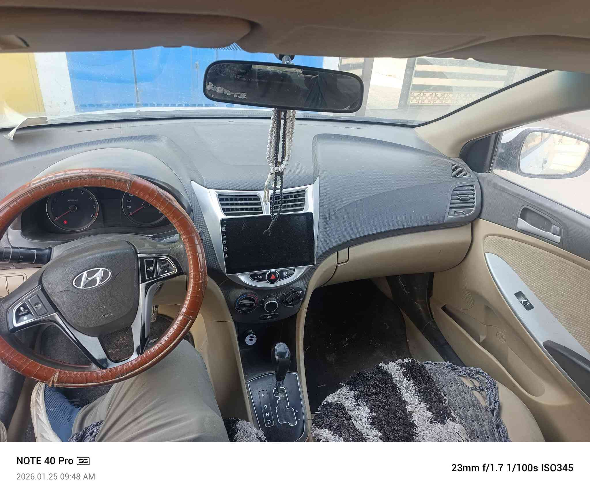 اكسنت موديل ١٣ خليجي
1 محرك ١٦٠٠ دوش قطرتين 
2 تحكم جهتين +شاشة وكامرة 
3 لايت زنون 
4 محرك لاتنقيص ولا تبخير كير حاوية جديد 
5 حدادية جديدة 
مكانات صبغ ابيع حزام حادث خلفي بك لايت وبداية الحوض منزل صورته قمارة وبنيد بدون صبغ الدواخل سليمة رقم مثنى جديد ب اسمي عنوان بغداد حي البتول *********** السعر 83 وبيها مجال
