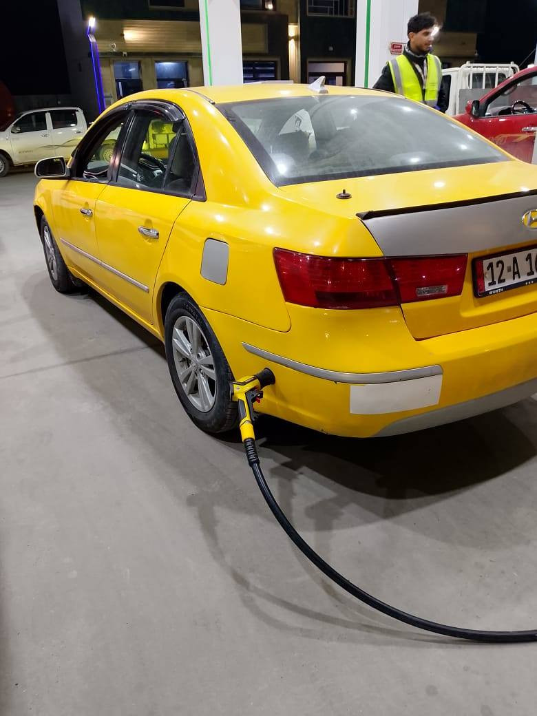 السلام عليكم للبيع سوناتا تكسي 
موديل ٢٠١٠ كير شرط محرك شرط 
منظومة غاز ⛽️ رقم نينوى دولي بسمي 
شرط التحويل السعر ٩٥ وبيها مجال قليل اني مكلف بالنشر هذا رقم صاحب السيارة 
***********
*********** مكان السيارة تكريت مقابيل جامعة تكريت
