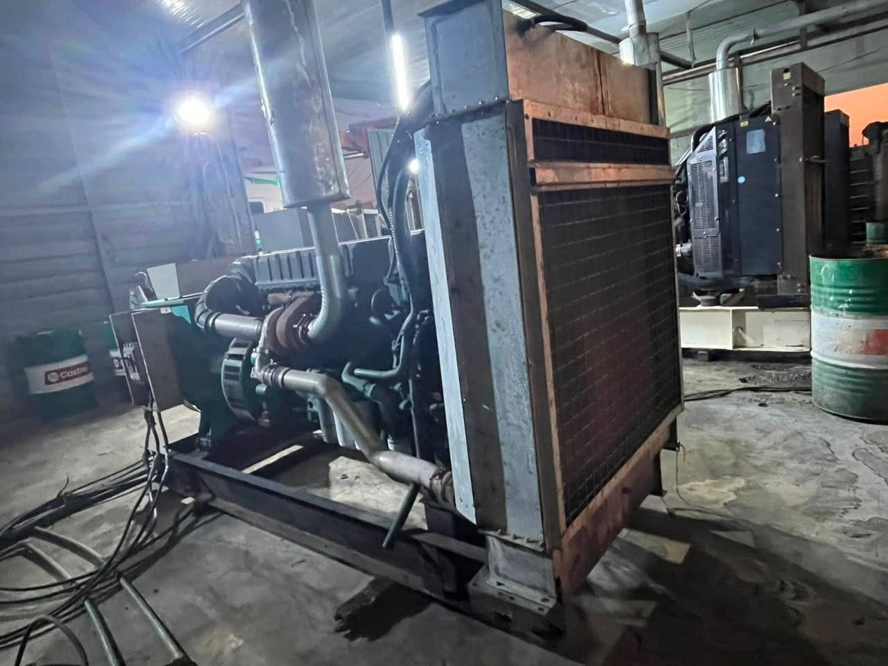 سلام عليكم  فالفو دي 12 للبيع مجفته جديد وفرت بسبب الحمل الزايد راس توليد 400kv اصلي بلادي مامفتوح   مكاني بغداد الشعلة اتصل  ***********  سعرها 63وبيها مجال قليل
