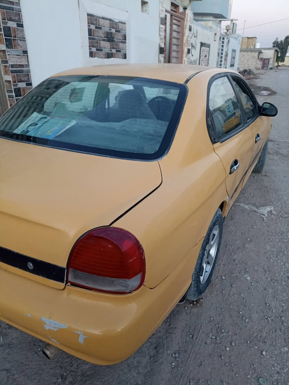 بسبب الوعود الكاذبة بيع مستعجل... سوناتا تكسي موديل 2001 رقم واسط الماني مميز...
السياره خير من الله خادمه البيت وتوديني وتجيبني الشغلي 
مكينه 2000 كابريتر زورق يعني انسه الصرف 
كير عادي 
ماعليها لا هيئة ولا غرامات 
سنويه منتهية 2019
السعر 37 ورقه مجال للشراي 
مكان السيارة النجف 
راعيها موجود بالكوت تريد تحويل تريد وكاله عامه ماكو أي مشكله 
كير ومكينه وحداديه خير من الله اكو نواقص بسيطه خيسات قليله بالدوسات الوره 
السياره مصبوغة عام جماليه
بيها نواقص بسيطه كهربائيات لا تجي وتكلي كفاله  وبخدمة الطيبين 
دواخلها حلوه وبلاديه مسجل بلادي شغال 
باتري جديد 
سلف بلادي مال كير عادي جديد 
فلاوين بلادي جديد 
هاي كل تفاصيل السياره والشراي بخدمته لاتكسر بالسعر راسلني خاص لو تخابر وتدلل 
***********
