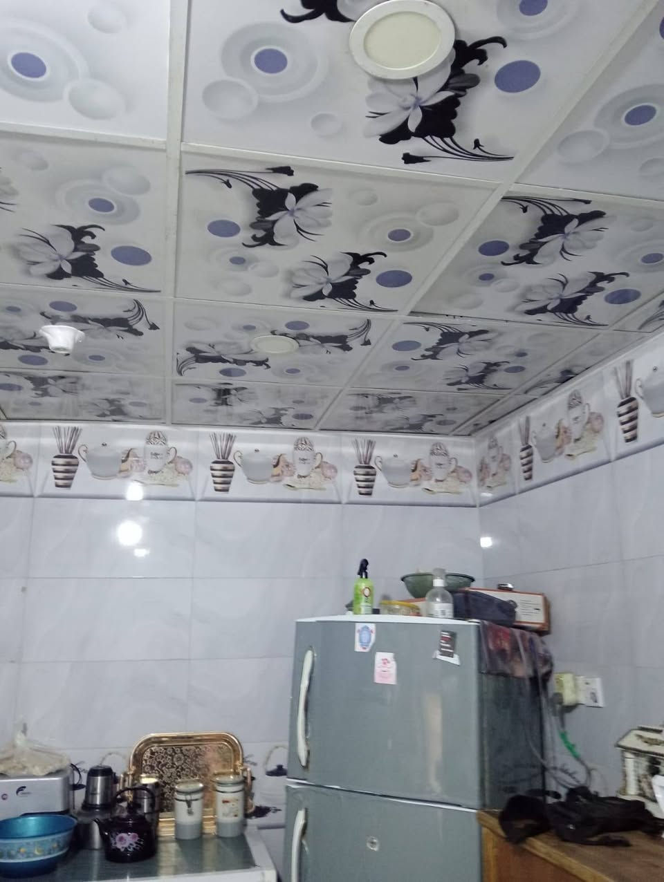 دار للبيع العنوان الديوانية شارع الوكفه القديم خلف الطاقه الكهرباء المساحه ١٠٠ للستفسار الانتصار على الرقم ***********
