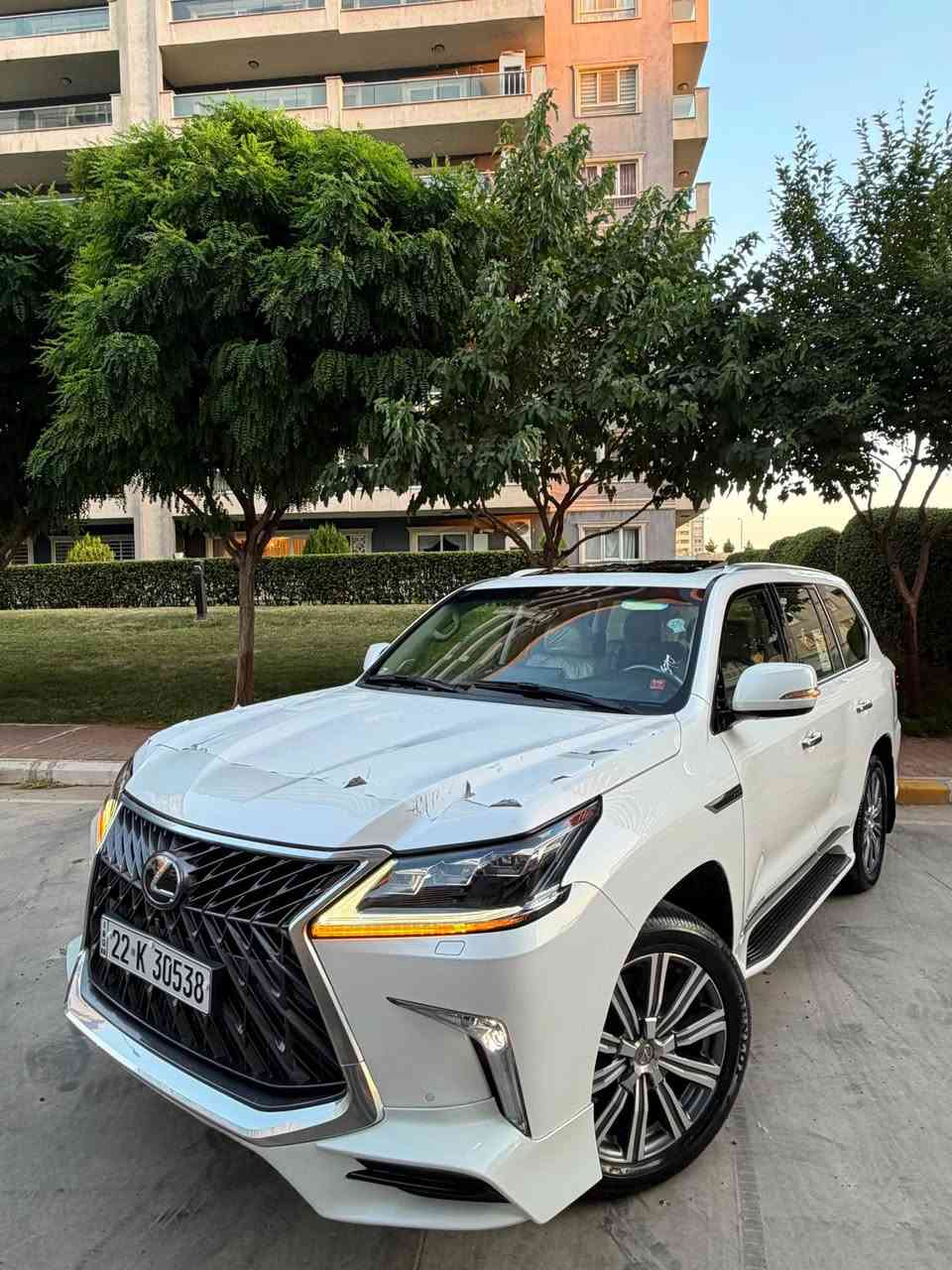 Lexus LX 570.     2016  85,000 km   
‎🔹لكزس 2016    (بریم) LX 570

🔹 مكفولة كفالة عامة من الدعامية إلى الدعامية 
‎بدون بارد  ،بدون رصعات ،بدون حتى شخط🔹
‎دعاميات هم بدون صبغ ،رمل مابي ،بقية كلها بشرط

🔹داخل بیجی  بسمطين +كارت +سماعة بيادي مجوود 

🔹ماشية 85 الف 
             $555سعر. 
‎ فول فول المواصفات 🔹
‎ بصمة➕ الانزلاق➕ورقة البيانات➕شغال كشن جلد و هيلتر 
‎الاحتلال➕راس ديفيد➕ 5 كاميرات  ➕ثلاجة➕زينون، جلد جاف  تدفئة شفط التبريد خزينة➕هواء مزدوج➕نظام ايكو سبورت,➕حساسية الديك المؤخرة  مرايات➕الفتحة➕باب خلفي جك➕رادار إمامي

‎محرك كير بشرط مامفتوح 🔹
‎سيارة حيل نظيفة كلشي عل بلاد لوك
‎سنوية زنكة كلشي جديد مدفوع لـ2029
‎باسمي السنوية بشرط تحويل و خرامة 
‎سيارة مابيـها دينار مصرف كامل من كل نواحي

‎نظافه ١٠٠٪؜ كامل سيرفس بدون نقص و بدون مصرف🔹
‎سياره مال بيت أي نقص مابيها 4 إطارات جديدة تحتها

نفسي يوم /تحويل و وكالة حاظر 
مكانك /داخل سليماني

🔸موبايل/*********** Singapore
