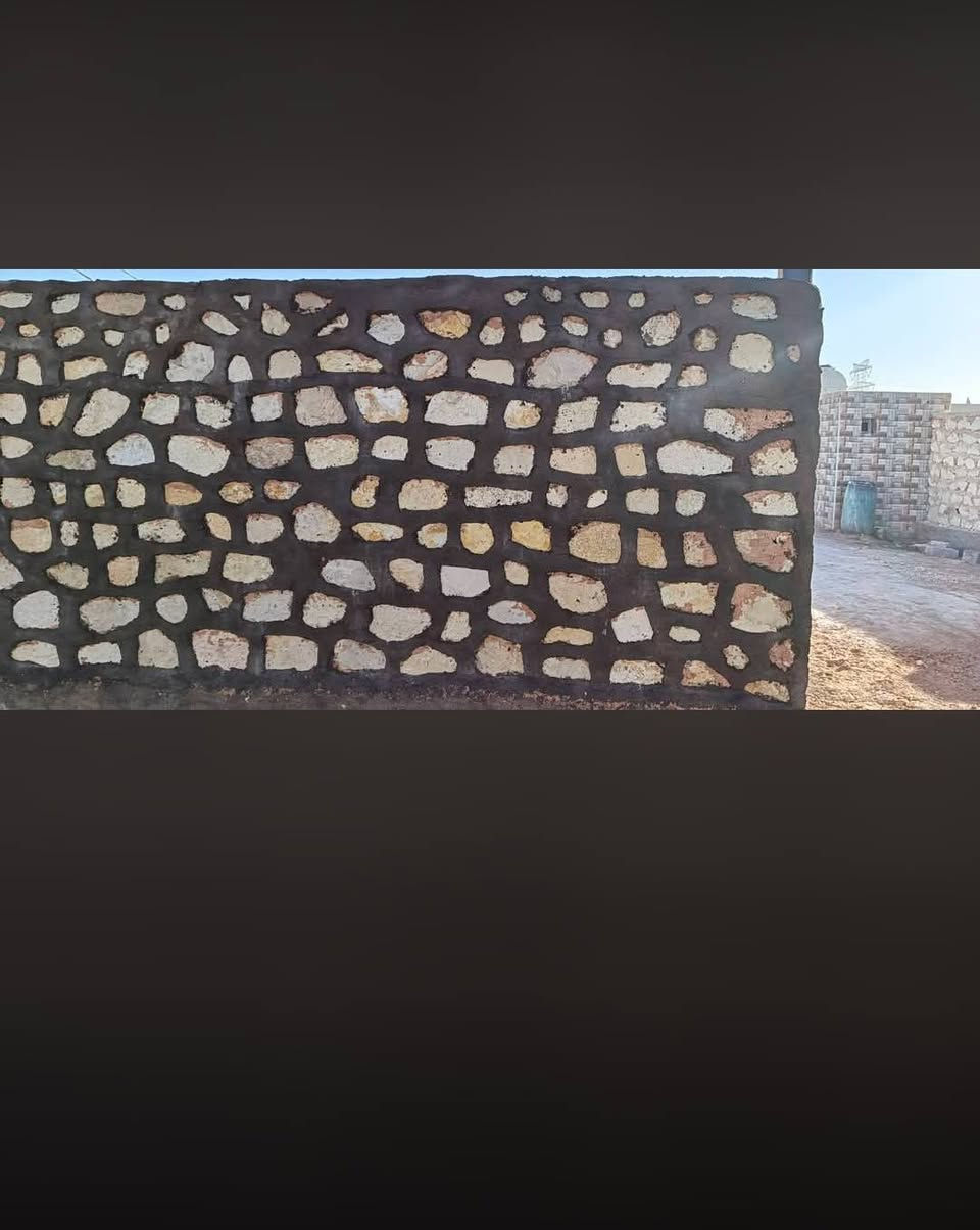 السلام عليكم شغل حجر كريستو وعمل السعر مناسب اتصل على هذا الرقم ***********
