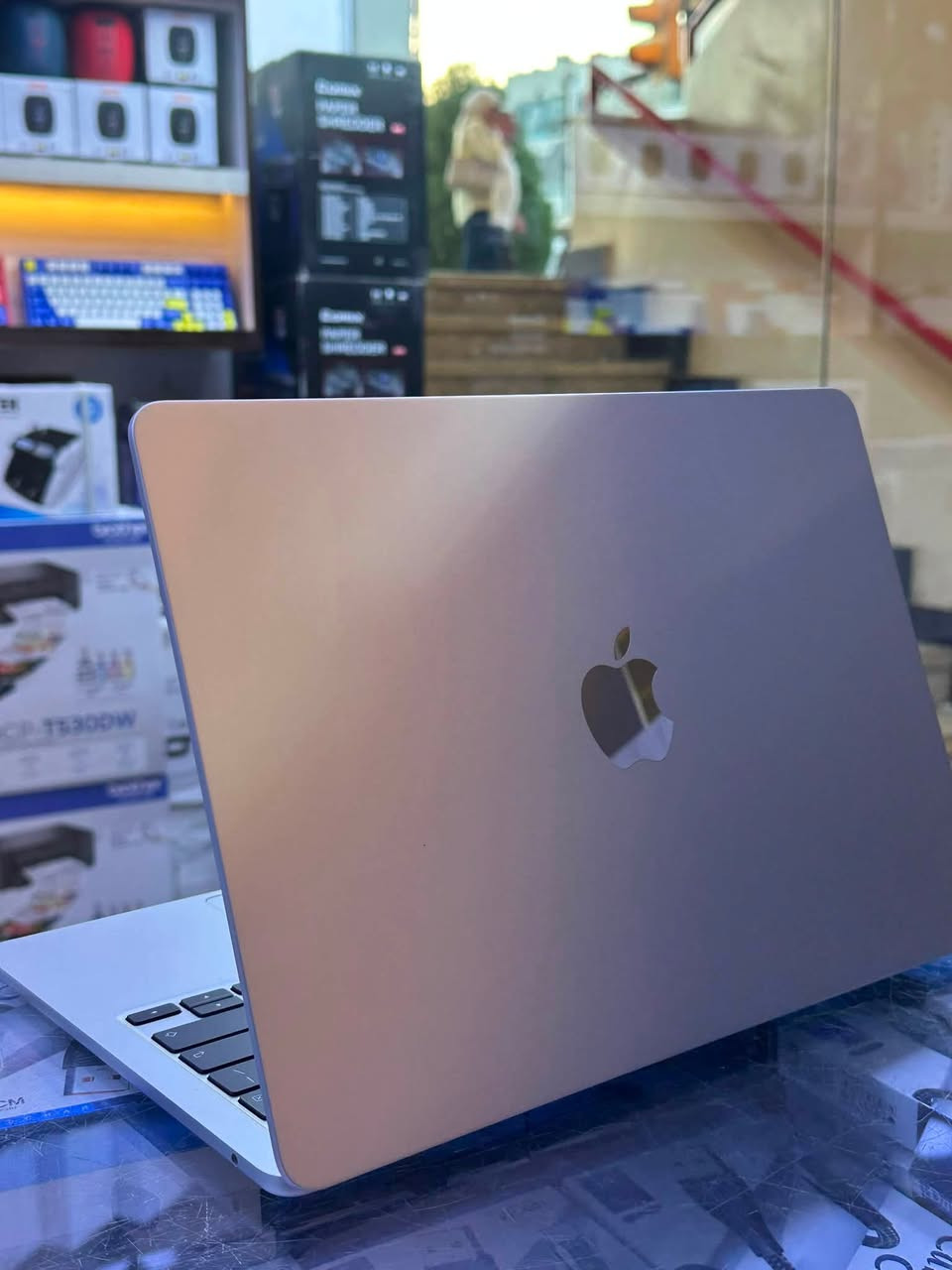 Macbook air m5
M5
Ram16
512
مشحونة ٩ مرات كامل ملحقات كارتونة وشاحنة
السعر مليون 850
واتساب *********** للتواصل
