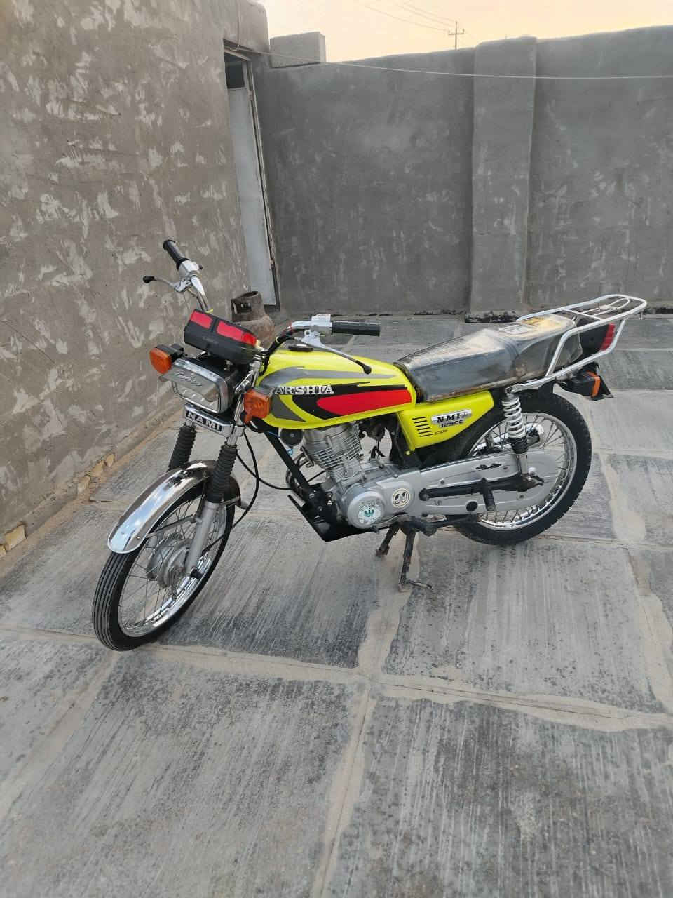 دراجه للبيع مديل 18 أوراق مكاني واسط قضاء الحي للتواصل ***********
