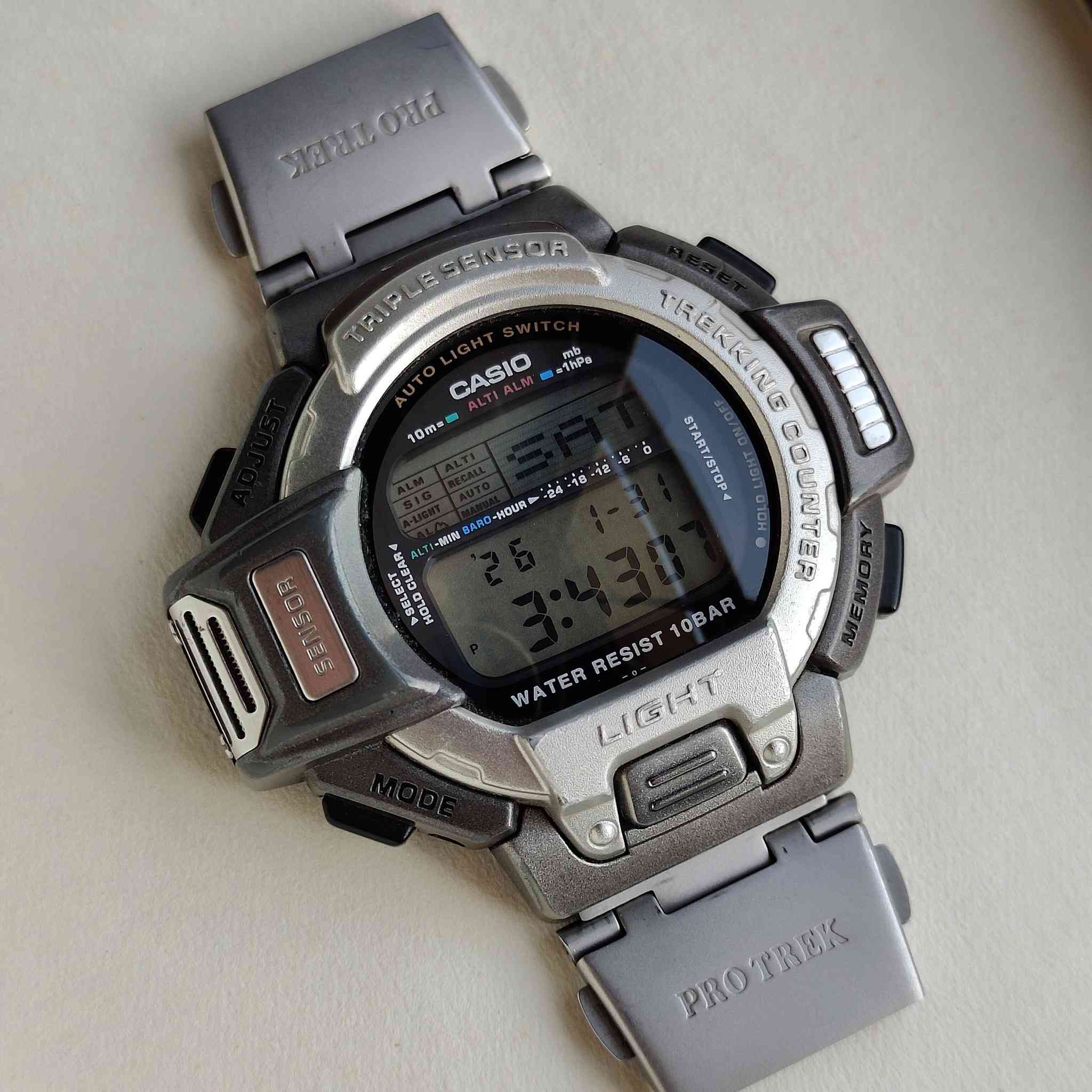 CASIO PRO TREK PRT-600
بلد التصنيع
• Japan Y
• تجميع ياباني عالي الجودة
• ساعة مغامرات من كاسيو
• مخصصة للرحلات والجبال والاستخدام القاسي

تاريخ للإنتاج  1998 إلى 2001
• أساسي بالكامل 

الهيكل والتصميم 
• هيكل ضخم بمقاس53 ملم
•  مقاوم للصدمات
• ظهر ستانلس ستيل
• مقاومة للماء 10 بار 100 متر
• مناسبة للسباحة والاستخدام اليومي

وظائف الوقت
• عرض الوقت الرقمي
• عرض اليوم والتاريخ
• توقيت ستوب ووتش
• مؤقت عد تنازلي
• منبه
• نظام 12 و 24 ساعة

المستشعرات Triple Sensor
• بوصلة رقمية لتحديد الاتجاهات
• مقياس ارتفاع حتى 6000 متر
• بارومتر لقياس الضغط الجوي
• مقياس حرارة
• عرض رسم بياني لتغير الضغط

السعر 175 ألف مع التوصيل 
الإستفسار ***********
