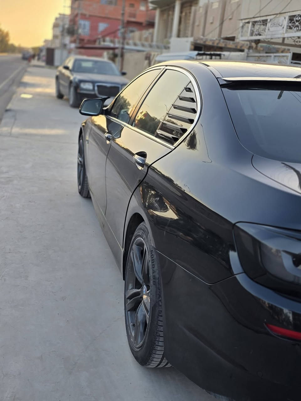 السلام عليكم.
BMW F10 2011 محدثة
530i نوزل قصير N52 
6سلندر تنفس طبيعي
خليجي وكاله العروش
سيارة موصفات فول للاخير

باقي التفاصيل علئ الخاص سونار جديد مسوي موجود كذلك 🩵

للاتصال. ***********
واتساب. ***********
السعر 170وبيها مجال
