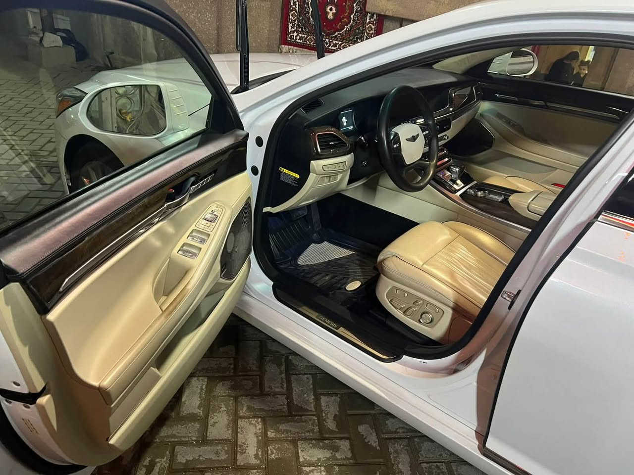 السلام عليكم للبيع 
جينسيس G90 2018 فول مواصفات
صورت الحاددث موجوده ويه الصوربس البنيد مصبوغ بيه ايرباك دركه ودشبول وهنا بلعراق صار بيه اثر حالوب كلش بصيط وهاذ الجاملغ الايسر بيه طخه ما مصلحه كير ومكيينه والحداديه كفاله عوزه بس زوج تايرات الاماميه 
السعر 235 وبيه مجال حك الجيه 
***********
