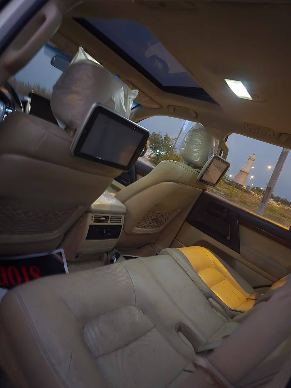 السلام عليكم اخوان لاندكروز موديل 2017 بريم اصل فول فول معروفه مواصفات لبريم شنو  رقم بغداد بسمي السياره جديده بمعنا الكلمه جاهزه من كلشي مكنيه كير حداديه تخم تاير كهربائيات تبريد تتفئه كوله جديد مابيها نقص برغي نظافتها 100% السياره بيها قطعتين صبغ بدون اي دواخل جاملغ وبنيد صبغ فقط السعر 448  ورقه قفل قفل قفا  الاستفسار*********** مكاني بابل
