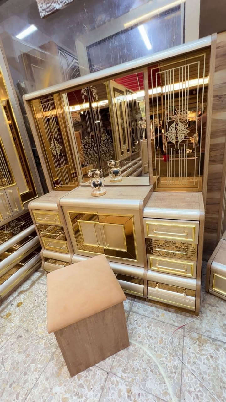 الجمال التركي في أبهى صوره! 🇹🇷✨  مع الموديل التركي "تتكون من 11قطعه💥" : سعر مليون و900
@إشارة ​🌟 خشب  أصلي 💯.
​🌟 تصميم ضخم ومودرن.
​🌟 نظام أبواب  متطور.
​🌟  نضافته 90💯 بيه ملاحظة گولش زغيره جامة الكنتور بيه فطر زغير ممبين
​ واصل نقل وشد داخل بغداد مجانا أما باقي المحافظات أجور نقل
الجمال التركي في أبهى صوره! 🇹🇷✨  مع الموديل التركي "تتكون من 11قطعه💥" : سعر مليون و900


**إذا كنت صاحب هذا الإعلان وتريد حذفه لأي سبب، رجاءا أرسل رسالة إلى الدعم الفني**