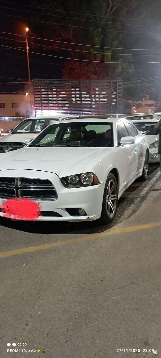 موديل ١٢ رقم كامل شغل مضبوط شاصي وحاسبه 
خليجي بدون كص بيها جاملغ مبدل وتكحيل مكينه ٣٦٠٠ بصمه فتحه تبريد سياره حلوه مال جني سعر ٦٣ مروس حسب القناعه  تواصل واتساب مكان بغداد ***********
