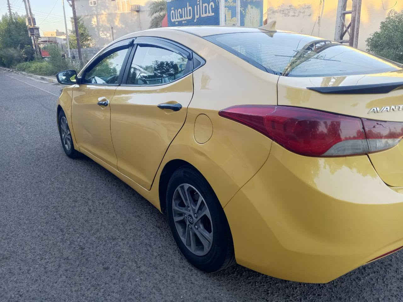 ,النترا ٢٠١٢ وارد امريكي حادث قبغ فقط بدون دواخل اي سونر وديه... قبغ الجنطه مبدل مال كوري ..
السياره فوول موصفات لمتد...
فتحه وبصمه وتبريد بيانو...
السياره محرك ١٨٠٠. دوش 
والدوسه صفت السايق بيه تصليح..
تخم تاير جواها جديد ..
ويل كب والسياره جاهزه باسمي رقم جديد وسنويه جديده..
مكاني بغداد الكرخ 
السعر ب ٨٥ وبيه مجال بسييط للطيبين...
تحويل ثاني يوم...
***********..

