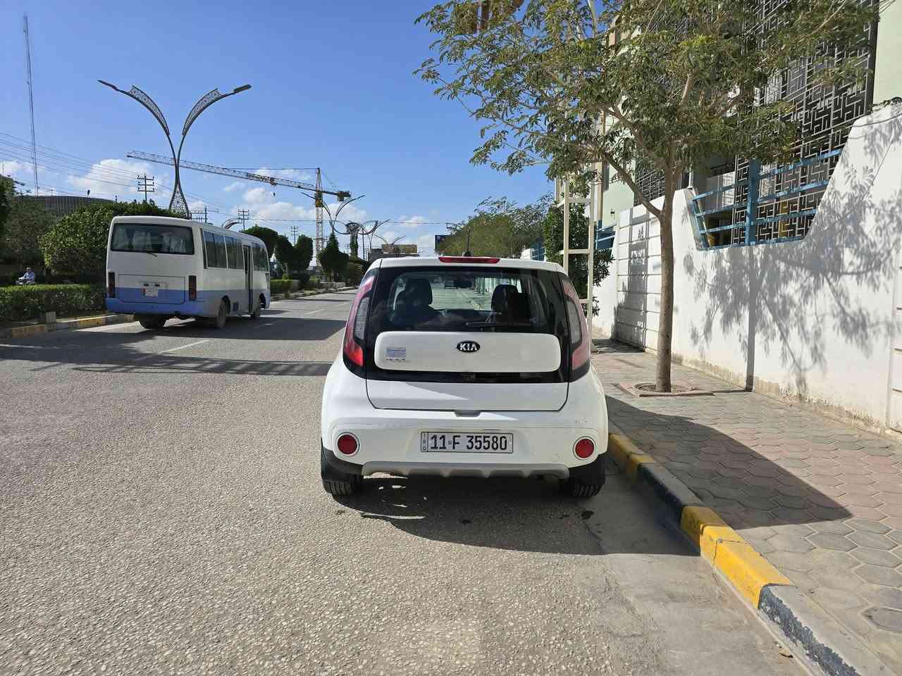 كيا صول
وارد امريكي 
المكان كربلاء 
الموديل :٢٠١٩  
اللون : ابيض
رقم بغداد  تحويل مباشر 
عداد المسافه : ٣٠ الف ميل
حجم المحرك : ٤ سلندر ٢٠٠٠ 
المواصفات عادية
شاشة  - تحكم سترين - كامرة خلفيه
ويل كب - 
الضرر : جاملغ خلفي بدون ايرباك و السونار مرفق وجميع التفاصيل موجودة بالصور
السياره جدا نظيفة و بدون نواقص 
١#السعر ١٢٥ ورقة للاستفسار  الاتصال 📞
***********
