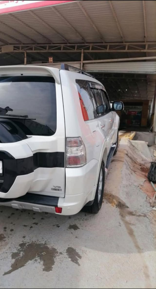 باجيرو حبتور 2015 مكان السياره بابل  فول رقمها سليمانيه بيها ملاحضات قليله جدا السعر180  وبيها مجال قليل لاستفسار الاتصال ***********
