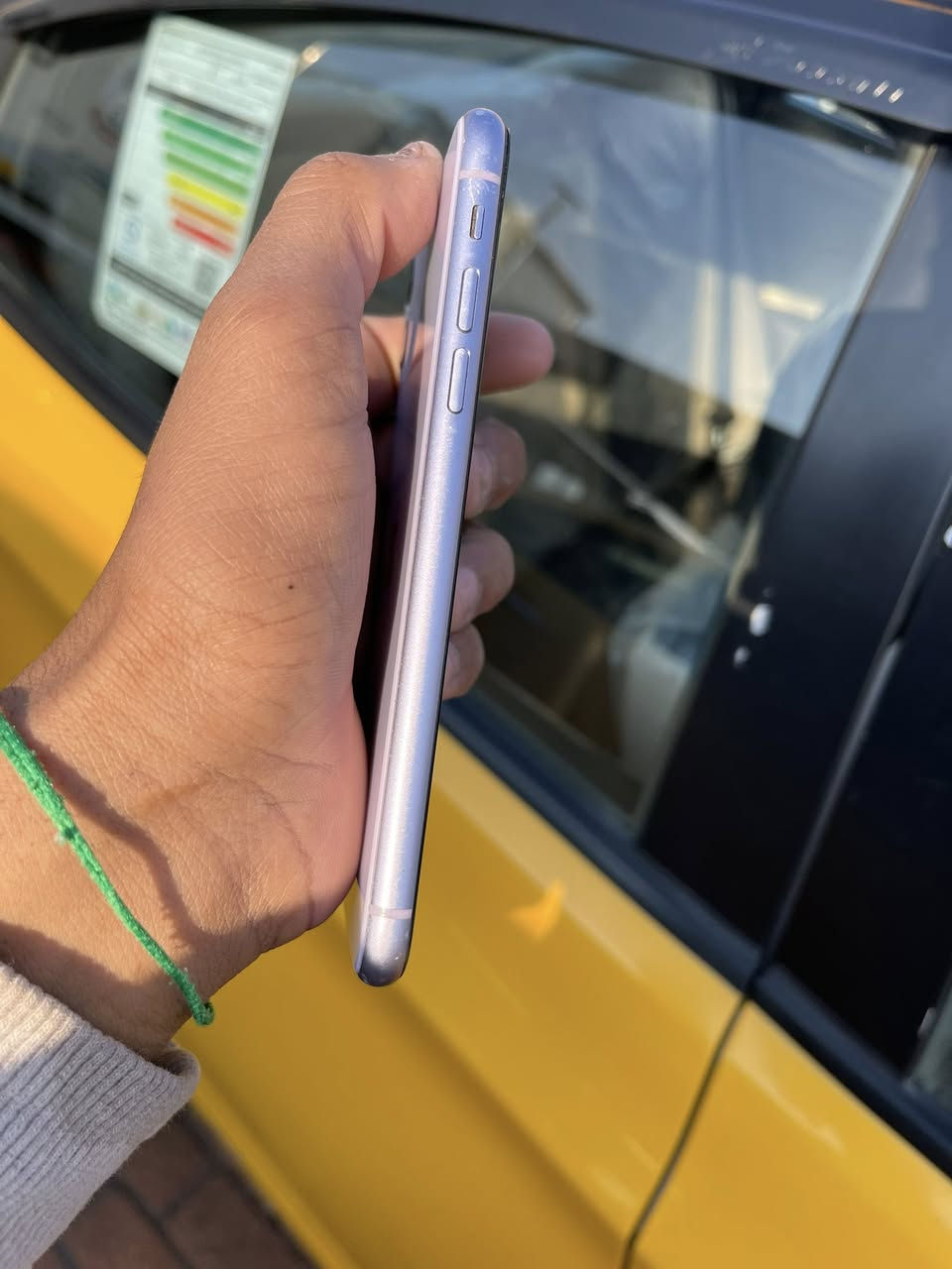 آيفون 11 عادي جهاز لوك كلش نضيف كلشي مامبدل بي بطاريه 73 بدون اي خلل فيس إيدي شغال صوت إنترنت كله شغال سعر 190 وبي مجال بسيط مكاني بغداد الأمين ***********
