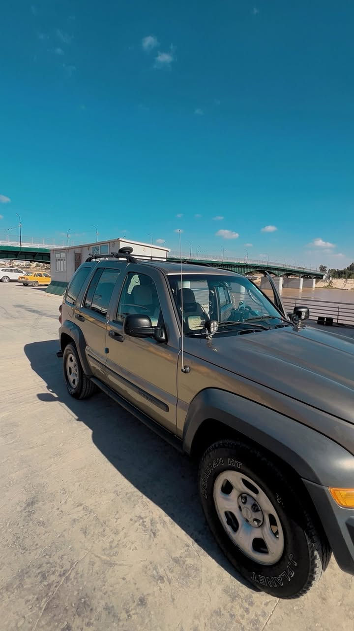 سلام عليكم جيب لبرتي 2007 السيارة للبيع فقط رقم اربيل السيارة كاملة من كلشي شغل وطلع كير ومكينة مكفولات الهيكل الخارجي مثل مموضح جراد نص من البنيد والقمارة فقط والسيارة نظيفة وجاهزة من كلشي والحدادية وعليها انارة محيطية بداخل ولدات بجم وباقي الكماليات مثل مموجود كدامك هم تحويل احول 

مكان السيارة بغداد الكاظمية 

سعرها 100 وبيها مجال للشراي


**إذا كنت صاحب هذا الإعلان وتريد حذفه لأي سبب، رجاءا أرسل رسالة إلى الدعم الفني**