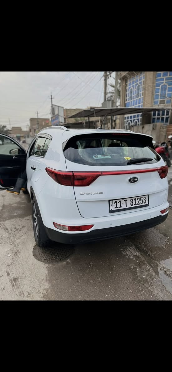 للبيع سبورتج 2018 وارد كوري خليجي السعر 185 بيها مجال قليل مكفوله كفاله عامه من الصبغ والتبديل بيها بارد كلش صغير  بقبق الجنطه ماشيه 80 الف كيلو موصفات بنرما الباقي موصفات عادي مكينه 2000 دوش المرغوب السياره عله وضع الوكاله برغي ممفتوح بيها حساسات اماميه خلفيه لايت زنون اصفر بلادي ويل 18 مال جيتي لاين رقم بغداد هزه رقم جديد مكانها بغداد الشعب الشراي يجي واتس اب ***********
