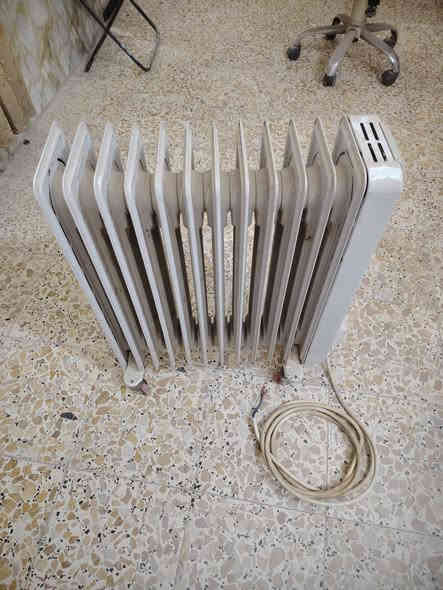 السلام عليكم اغراض مستعملات للبيع اللي محتاجين يراسلني على الواتساب    ***********
