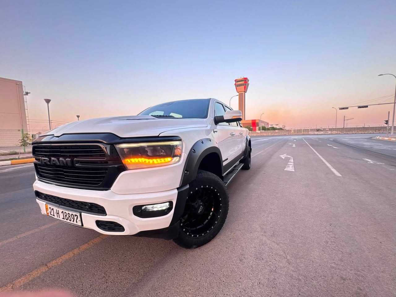 دوج رام سبورت 2021
(الوحش أمريكي ) 

السياره 8 سلندر 5.7L  
دفع رباعي 4X4 
سيارة رقم سليمانية
فول مواصفات
(( جلد // فورويل // دفلوك // شاشه // كامره // رادار // نقطه عمياء // گير ماوس // مكيفين // كراسي تدفئه//سكليتر كهرباء تحكم  // ))

الحادث
كولش بسيط طخه خفيفه بالچاملغ الامام والخلفي كل واحد مصبوغ منه نص 

محرك كير بشرط مامفتوح 
سيارة حيل نظيفة كلشي عل بلاد لوك
سيارة مابيـها دينار مصرف كامل من كل نواحي
السعر 269
مكان السياره السيديه
رقم صاحب سيارة ***********
متواجد واتساب
