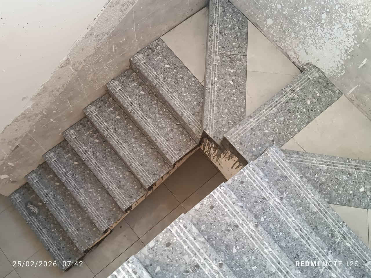 جزء من اعمالنا كادر سيراميك كامل 
نشتغل مدارس او بنايات حسب الشغل 
للتواصل مراسله البيج او الاتصال على الرقم 
***********
