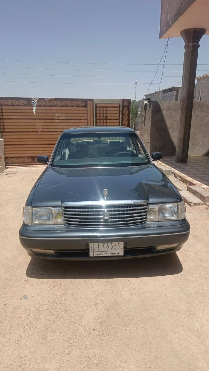 للبيع موديل ٩٤ جاهزه مكينه كير حداده طخم داير سياره نقص فقط تبريد صاحبها بلبصره سنويه ساقطه من ٢١ ٢٠٠ غرامه عليها امراوس بمحور كرستا أو مارك نفخ *********** بصره جزيره وسعر ٥٨
