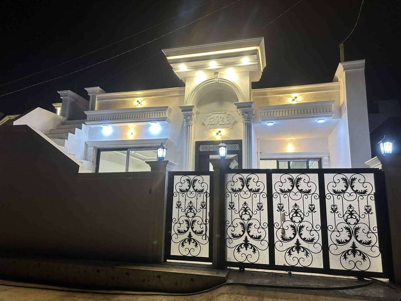 دارلبيع ١٥٠متر فول مواصفات سقف مغربي فول كاشي كركوك دروازة على طريق سليمانيه فرع أسواق كوباني موبايل
 ***********اسياكورك***********البيت جديد صفرمامسكون بيه البيت بيه غرفتين نوم استقبال مطبخ صحيات كراجي مطبخ حار هول قريب على مدرسة جامع
