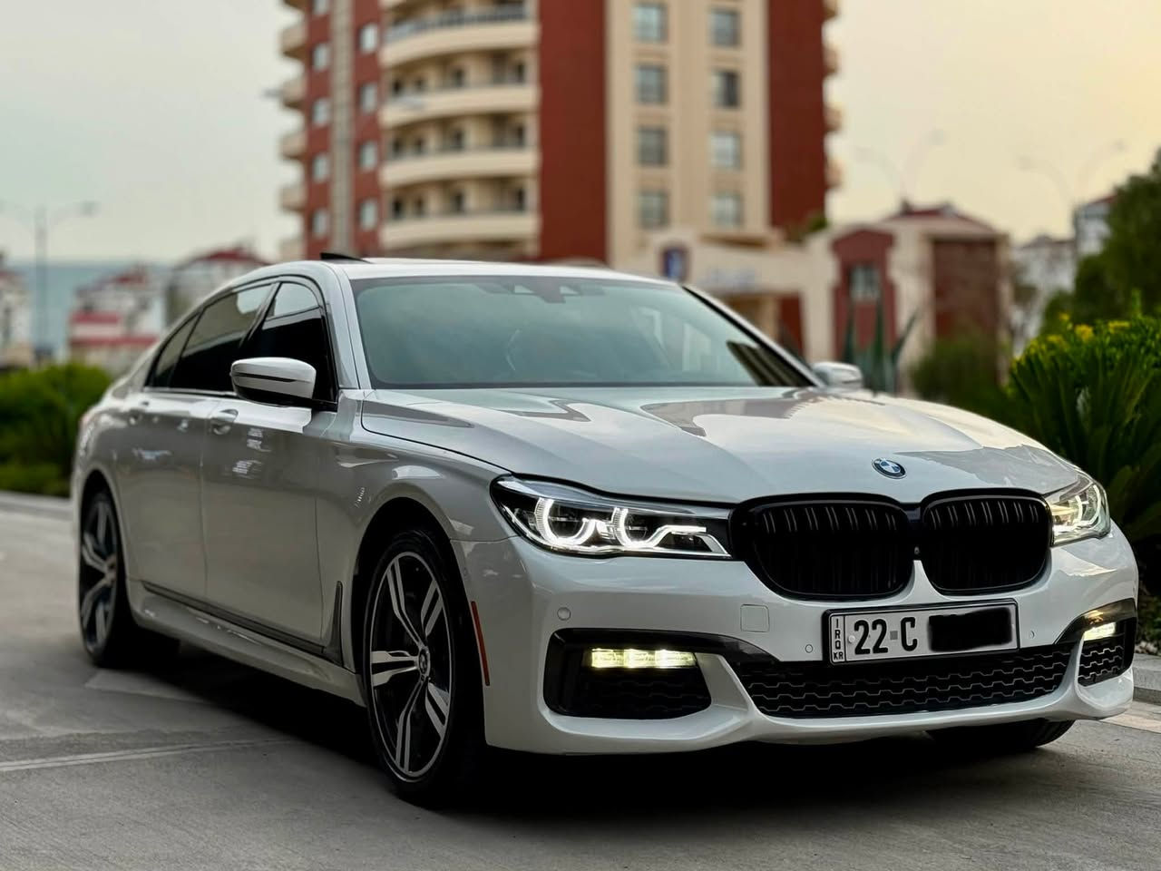 ...﷽ ...
بي ام دبليو 750LI موديل 2019 

 سيريس 7 فول فول مواصفات سلايد 

ا‎ماشي 140,000 الف كم 

ا‎اللون ابيض 

ويل 21 ينج 

جام اسود ٪؜٨٠ قانوني

ا‎مادة المقاعد جلد ديزاين كريمي

ا‎عدد المقاعد 5

ت‎المواصفات :الكاميرا الخلفية - سقف بانورامي صقف نجوم - صندوق كهربائي  - التحكم على المنحدرات - ٤كاميرا 360 - تدفئة المقاعد  - كل باب شفت -رادار كبير-شغال-خمسة بردات -لايت دايناميك مع ستيرن-- تبريد المقاعد - بصمة - شاشة - مراقبة النقطة العمياء - التحكم التلقائي في درجة الحرارة - نظام فرملة الطوارئ - مصابيح الليزر الأمامية - تدفئة مقود القيادة - لوحة قيادة رقمية - أبل كاربلاي سماعات Harman Kardon - XDRIVE فور ويل

حادث سيارة نوض صبغ  بدون شخت بشرط 

ارخص سعر:- 243$ مجال بصيت 

سليمانية 

رقم صاحب سيارة:***********

