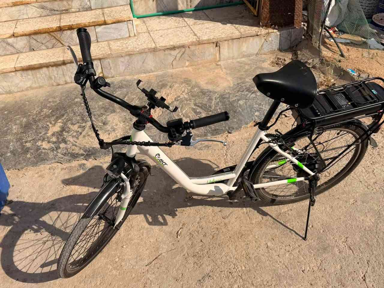 إسلام عليكم مرخصت مدير لكروب  

بايسكل هايبرد  كهرباء ياباني اصلي   

من ماركت AKT🌎🇯🇵 بطاريه ليثيوم 

لبايسكل شبه زيرو  نضيف  زلغ ما بي  

تايراته بلاديه بعدهن بساميرهن 

بطاريه تمشيك  50 كيلو متر وذا مساعد شحن  يمشيك 70 كيلو متر  

لبايسكل ماعايزه شي  

لايت امامي  شغال وبك لايت خلفي شغال  

 الموقع حي اور مقابيل جامع لفردوس 

سعر 600 ألف  قفل  

***********
