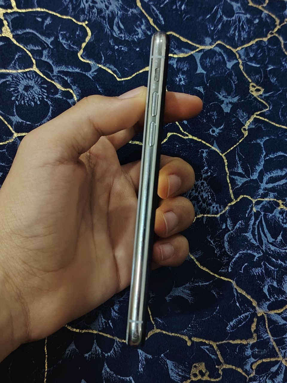 ايفون اكس عادي 
للبيع او مراوس ويا ايفون فقط 
ذاكره 64
بطارية 100 مبدلة اصلية 
شاشة اصلية 
فيس ايدي متوقف 
بس بي فطر بـ ظهر 
للبيع او مراوس ويا ايفون فقط 
سعر 180 وبي مجال او مراوس 
مكاني موصل الايسر … ال شراي يتفضل خاص …


**إذا كنت صاحب هذا الإعلان وتريد حذفه لأي سبب، رجاءا أرسل رسالة إلى الدعم الفني**