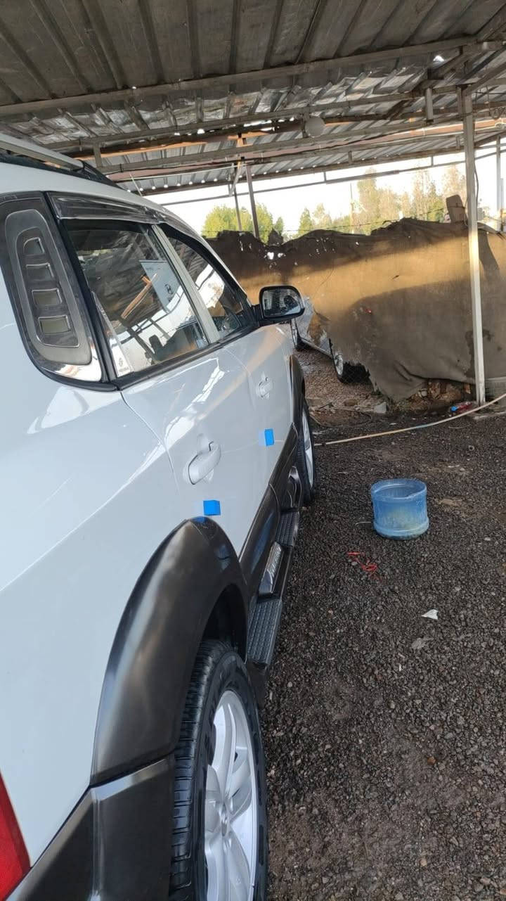 سيارة توسان 2009  وارد خليجي
السلام عليكم ورحمة الله وبركاته 
توسان 2009  وارد خليجي رقم بغداد بأسمي دوش مكينة 2000  تبريد تخم تاير باتري جديد حساس خلفي ماشية 160 السيارة نضيفة واحلة من الصورة نضيفة كلش وعلى ايدي الشراي يتصل غير موجود على الفيس وعندي السنوار *********** مكاني بابل السعر 130 اذا مو شراي لا تكسر حلال العالم شكرا 🌹
